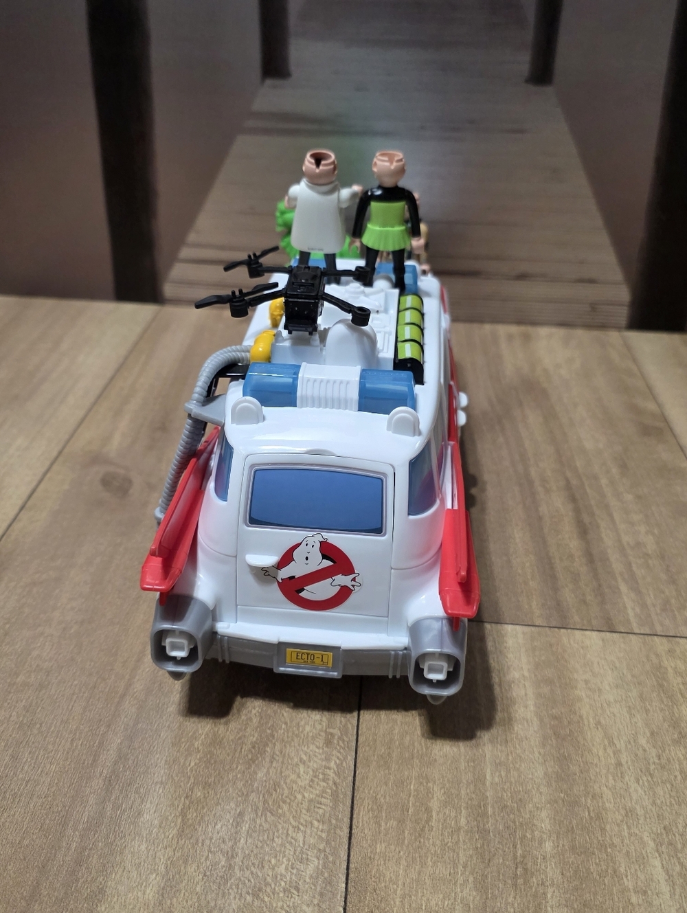 Ghostbusters Movie Ecto 1 Playset with Accessories Movie Toy 2020 - Picture 11 of 14